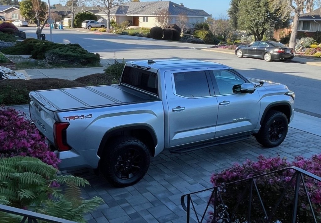 Tunda driveway.jpg
