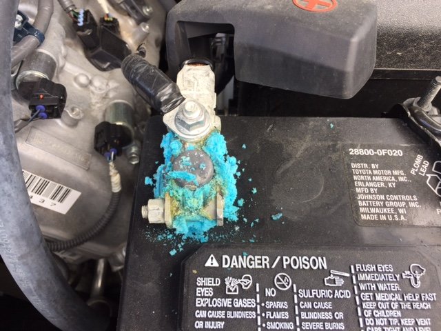 Tundra%20battery%20corrosion_zpsnknvhx0b_63e2b8dfc4af5c692df93f6bcf057d11e857873f.jpg
