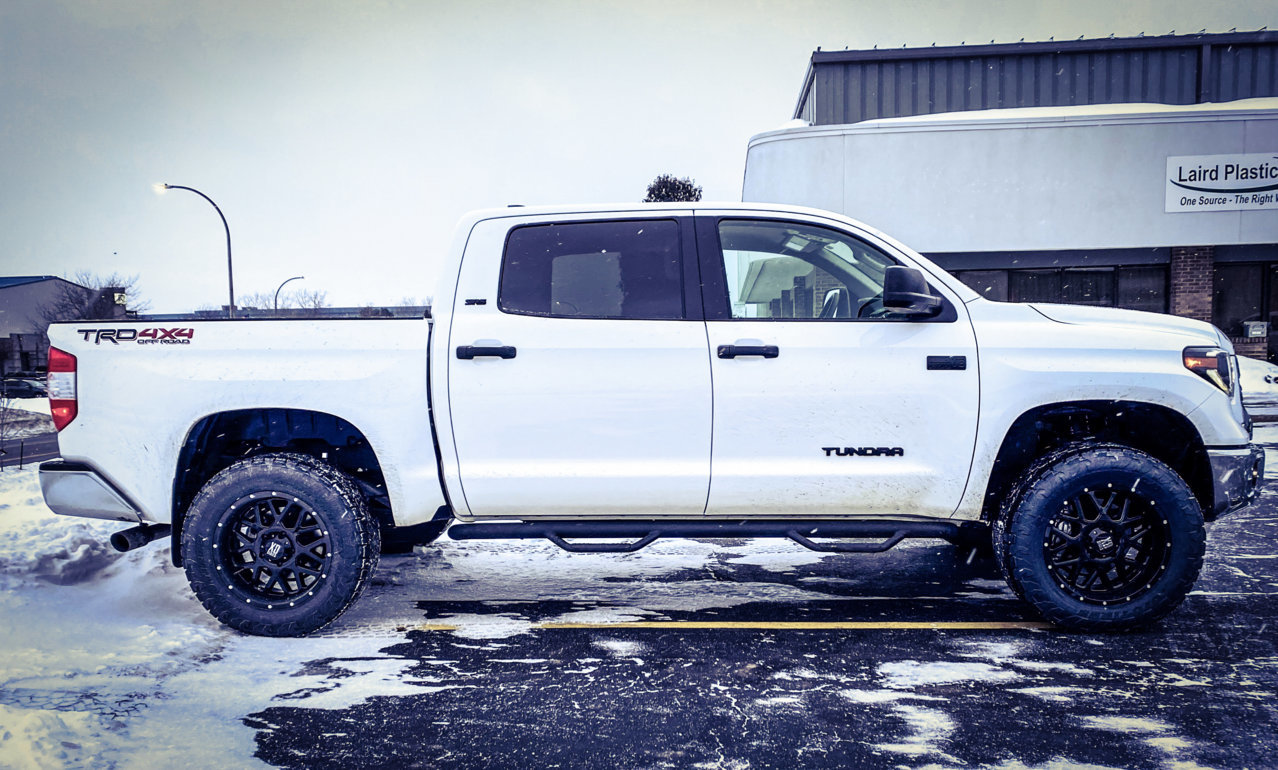 Tundra 20x9 29560r20.jpg