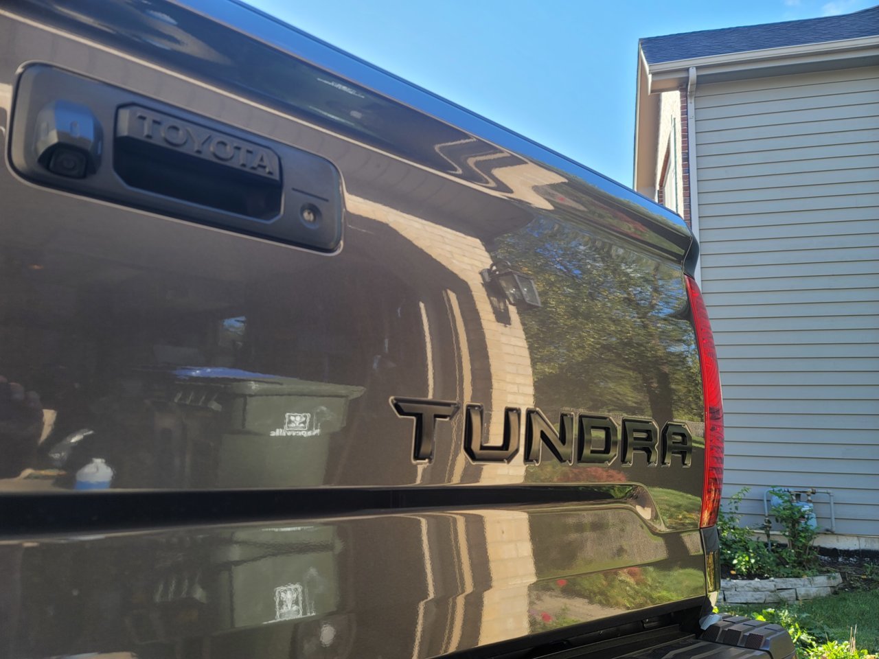 TUNDRA BADGING.jpg