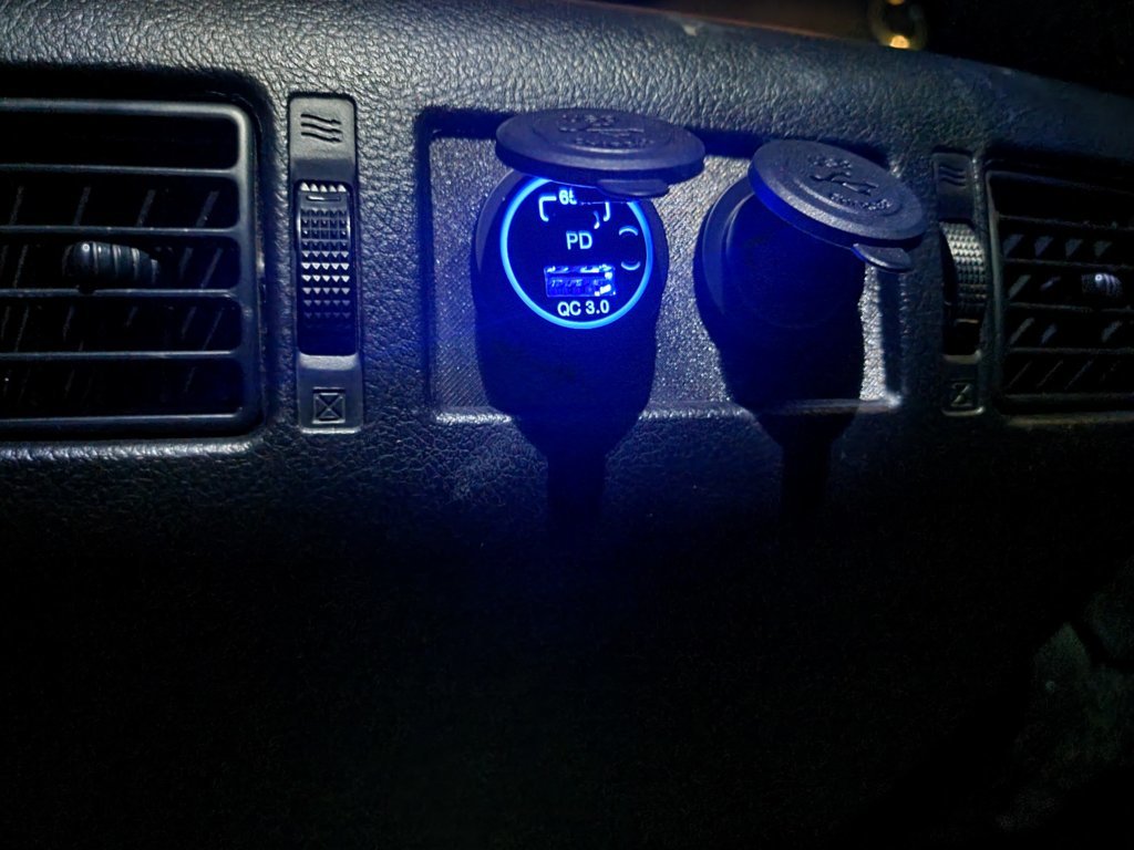 tundra console.jpg
