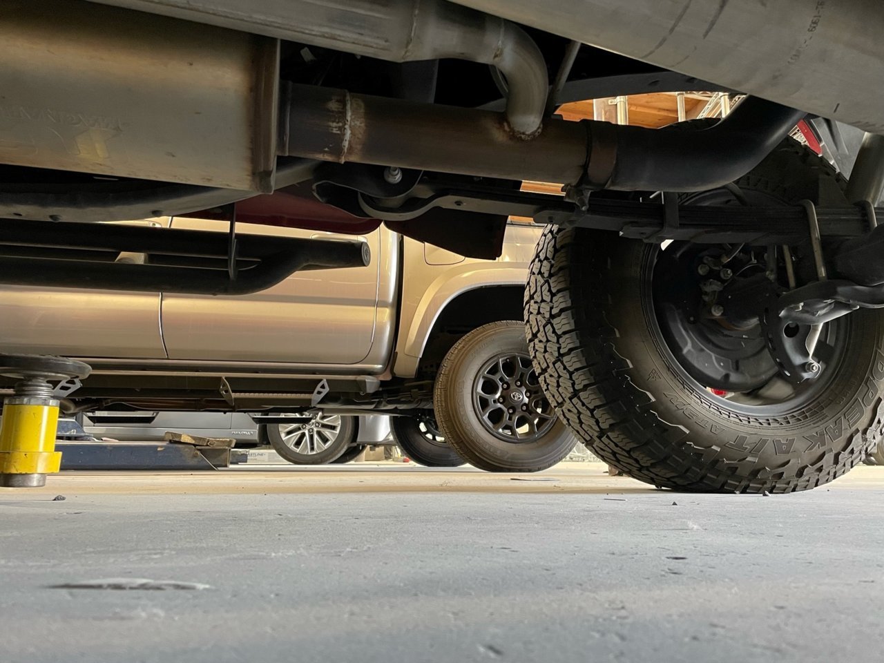 Tundra Exhaust.jpg