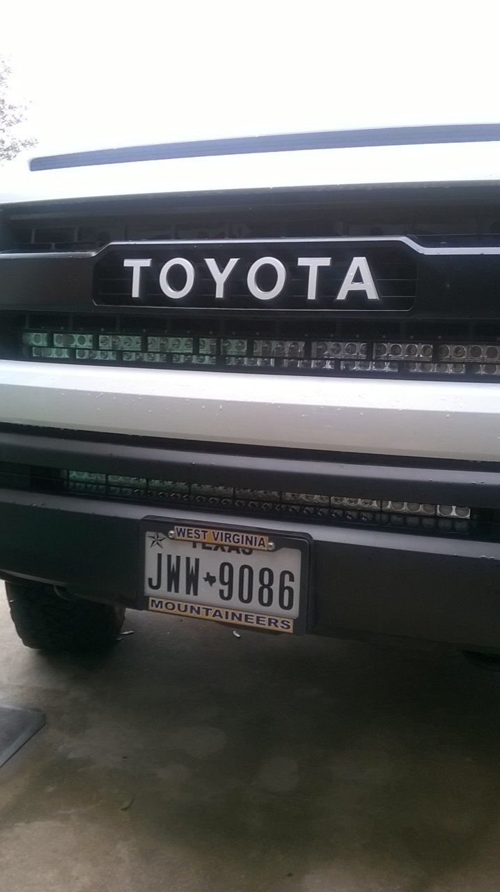 Tundra grille 2.jpg