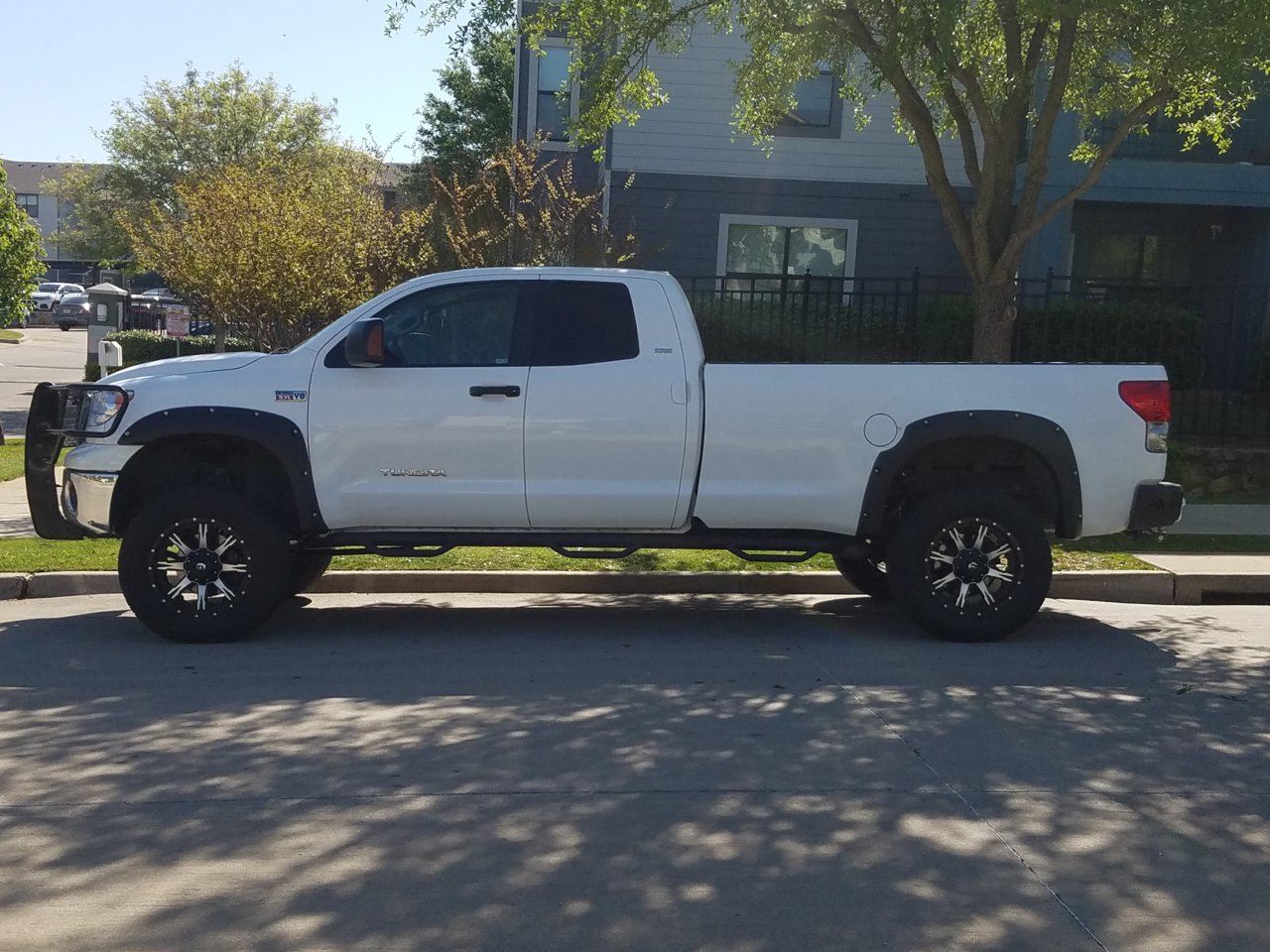 Tundra Lifted.jpg