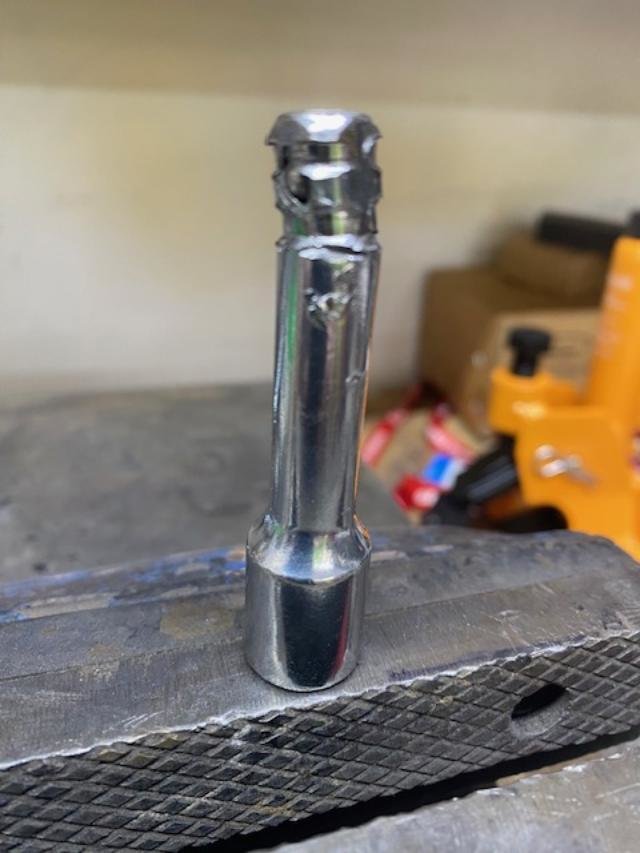 Tundra Rear Shock2.jpg