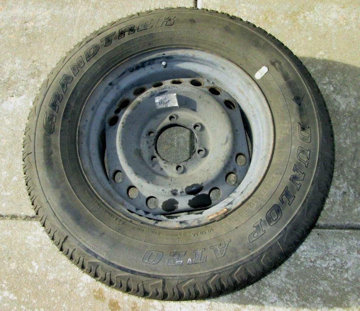 Tundra spare tire 002.jpg