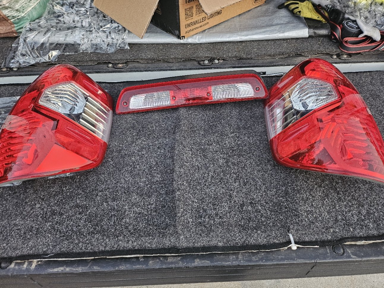tundra taillight-7.jpg