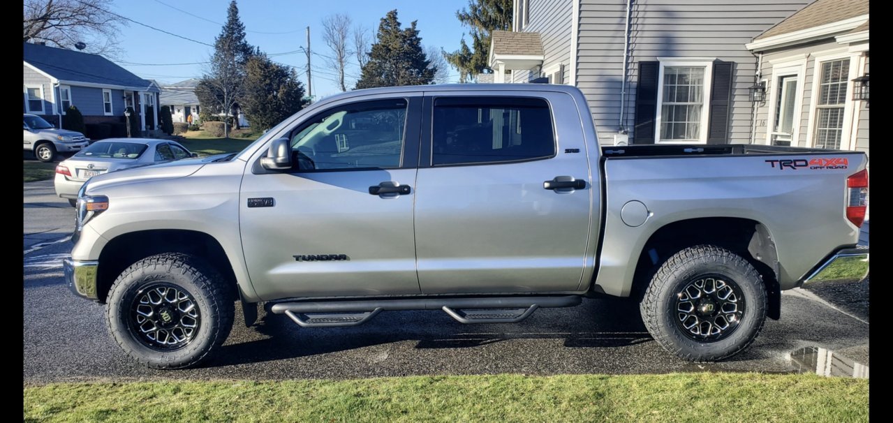 Tundra wheels and tires.jpg