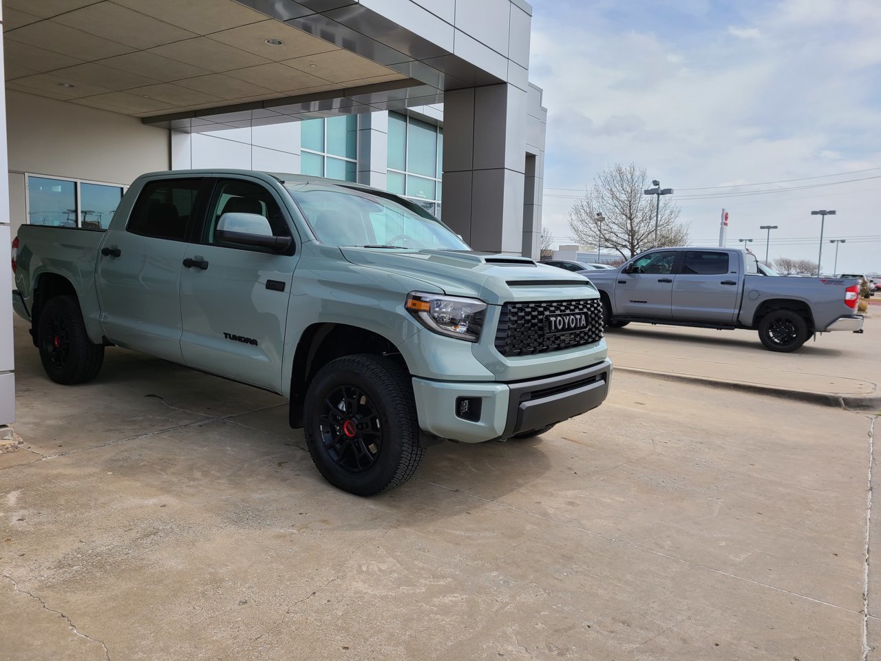 Tundra_dealer_6.jpg