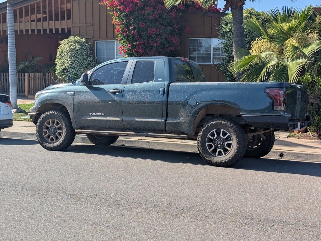 tundra_rear_bumper.jpg