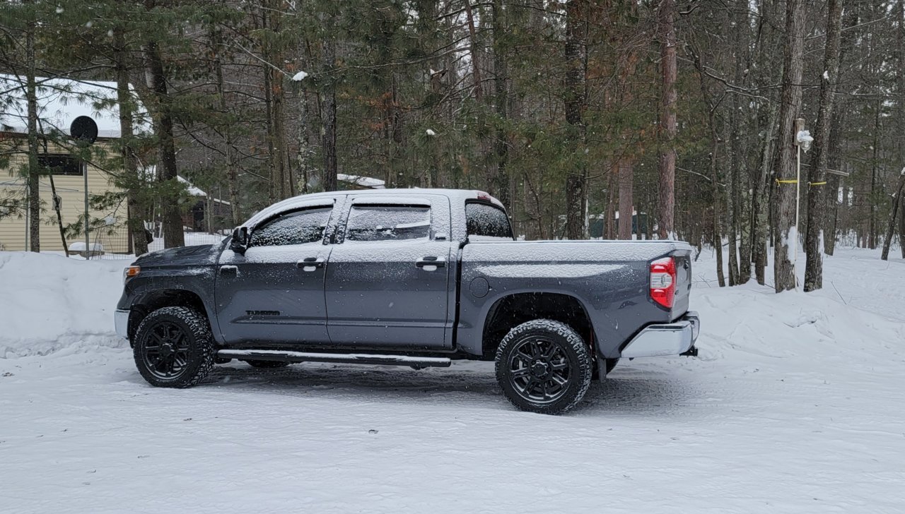 tundrasnow.jpg