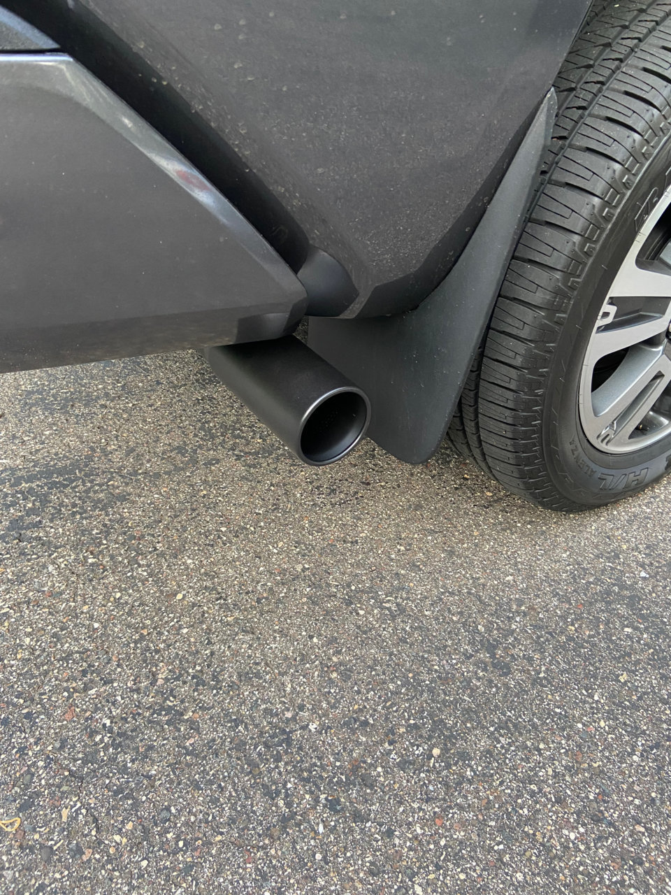 TundraTailpipe.jpg