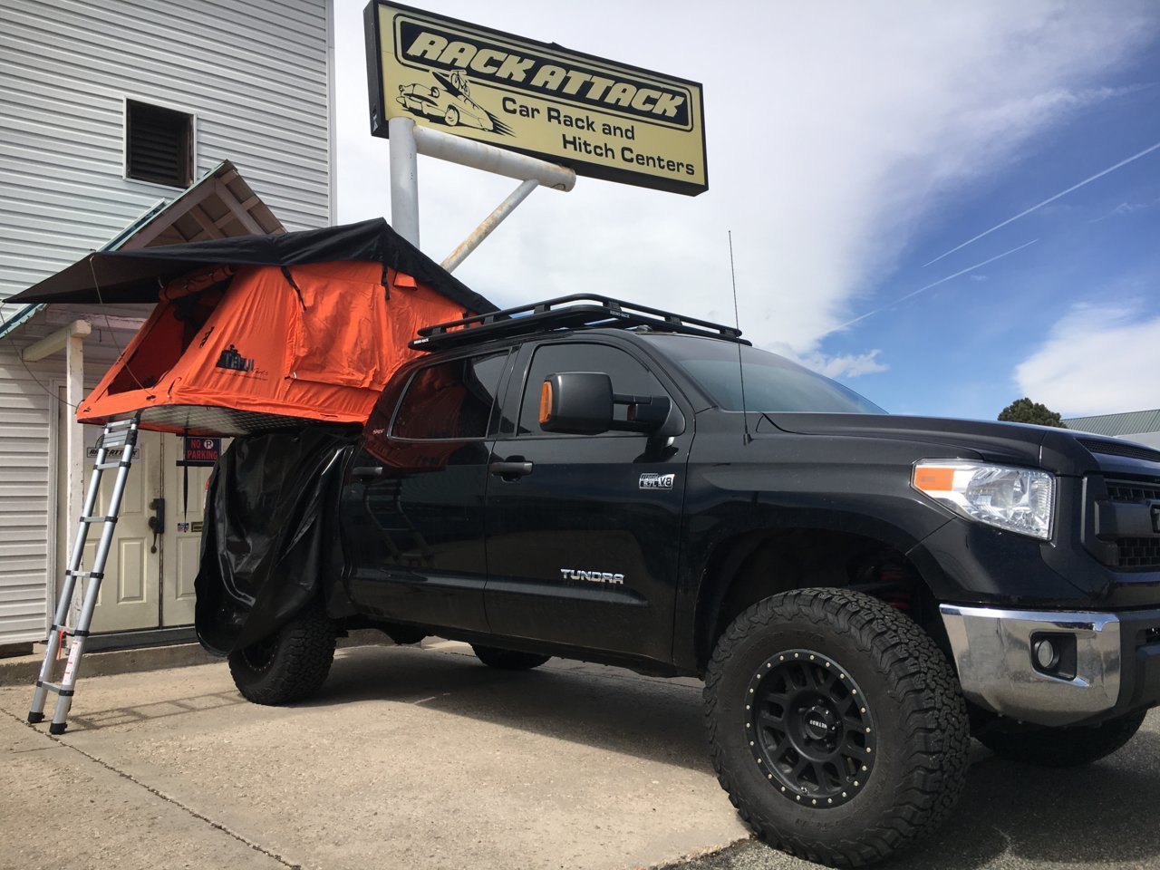 TUNDRAWITHRACK.jpg