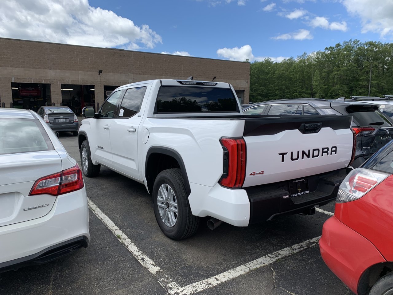 White SR5 rear w black piece on tailgate.jpg