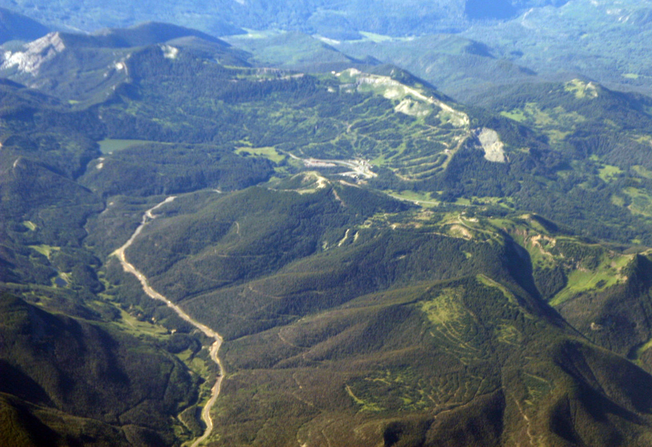 Wolf_Creek_Pass_and_Ski_Area.jpg