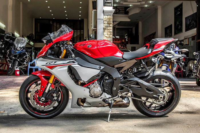 xedoisong_yamaha_r1_2015_red_1st_vietnam_quyenlan_motor_h4_xyaa.jpg