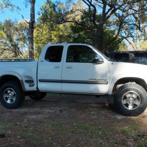 2003 AC SR5 V8/4WD Tundra