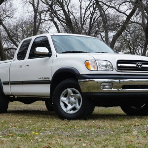 2000_toyota_tundra_1553116289ff9f98764datundra-19