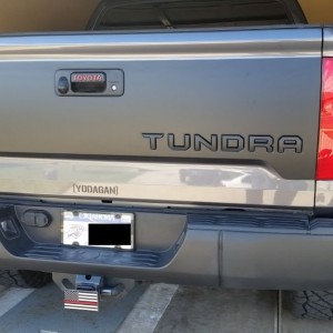 TUNDRA Tailgate Letters 1