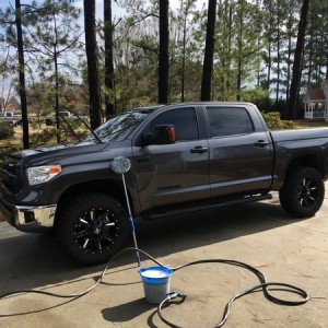 While many of you are sharing T.I.T.S. pics, this is how we roll in the south. Washing Tundras in December in shorts and flip flops. I've got 1100 mil