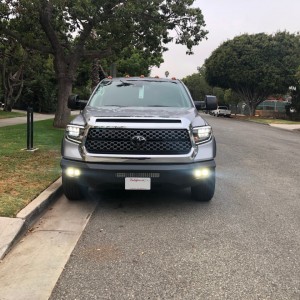 LED Headlights oem 2019 trd on w led cube fogs on