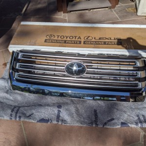 Tundra Limited Grille 1