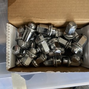 4Runner lug nuts