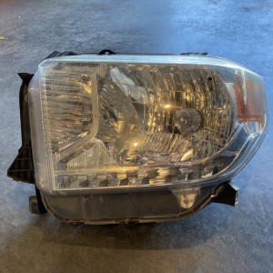 L Headlight - Pic 1 of 4