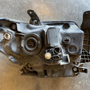 L Headlight - Pic 3 of 4