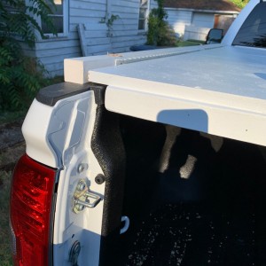 drop lip on front and rear panels for lock function