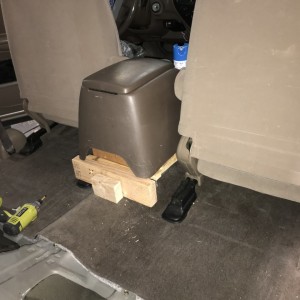 1 Gen Tundra center console pic 3