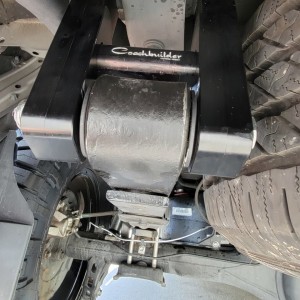 Coachbuilder +3 Shackles with Poly Bushings installed