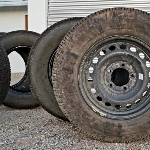 Tundra stock tires