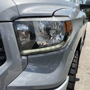 2019 SR5 headlamp