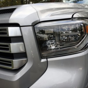 18-limited-grille-and-LED-headlight