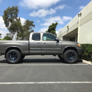 Dustin's Tundra With 18x9 BFD Dark Metallic Blue